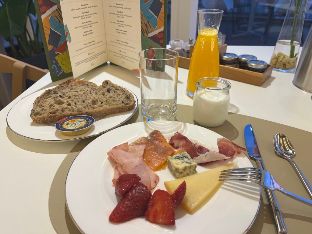 The Artist Grand Hotel of Artでいただいた朝食。ビルバオ旅行で利用したホテル特典